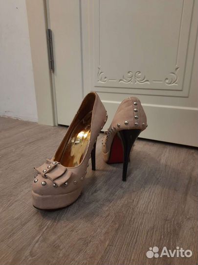 Туфли женские 37 размер бежевые