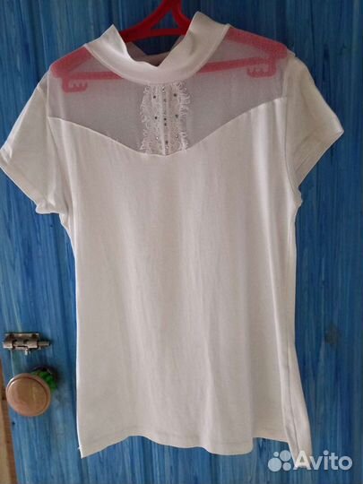 Блузка белая трикотажная