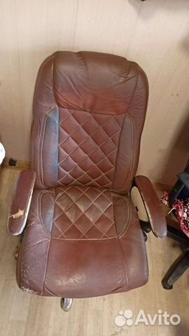 Кожанное кресло
