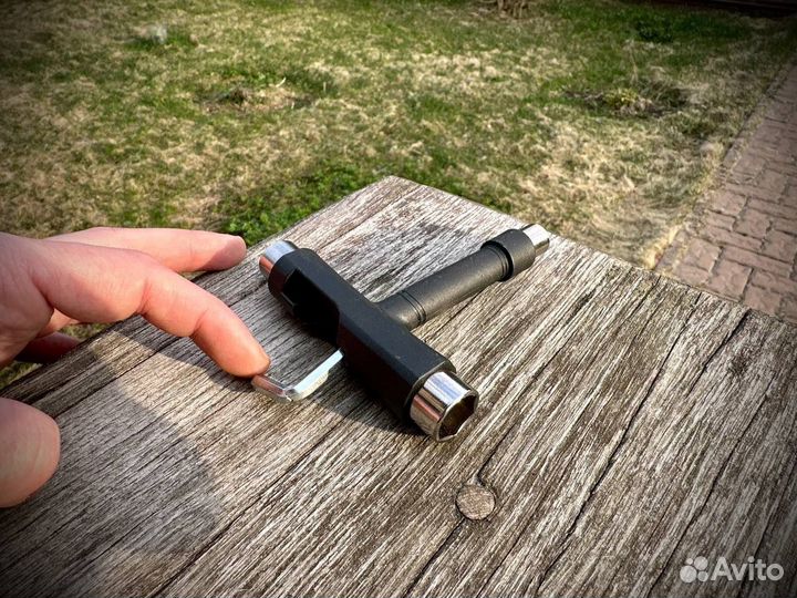 Ключ для скейтборда, лонгорда и серфскейта