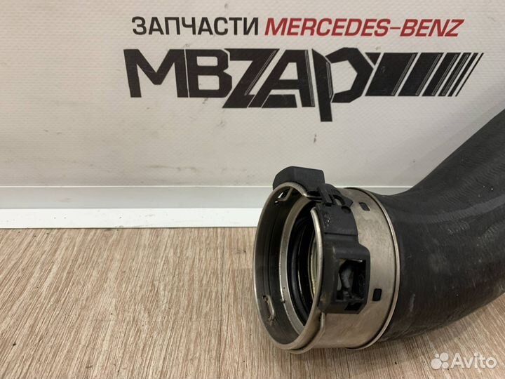 Патрубок интеркулера левый Mercedes w204 C 204