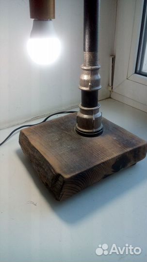 Лампа настольная