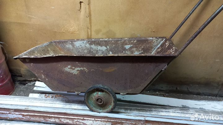 Тачка строительная двухколесная