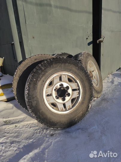 Колеса в сборе r15 зимние 6х139.7