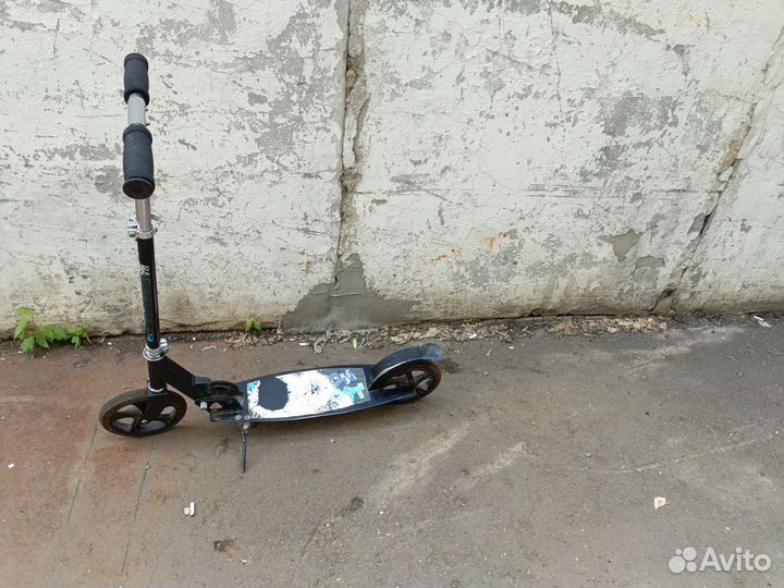 Самокат и скейтборд