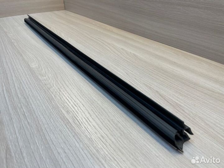 Уплотнитель стекла двери внутренний передний