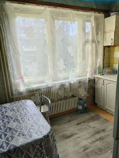 2-к. квартира, 40 м², 4/9 эт.