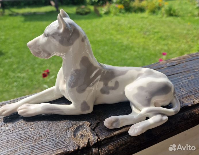 Статуэтка фарфор