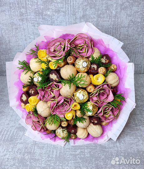 Букет из сухофруктов, орехов и конфет