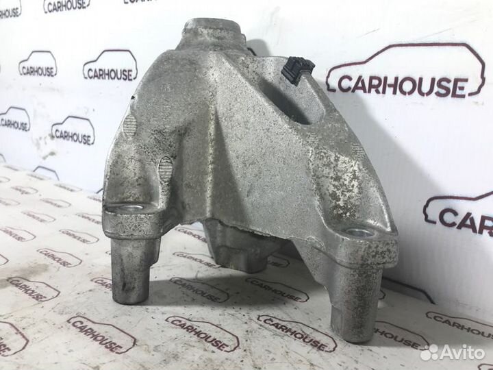 Кронштейн двигателя Audi Q5 2.0 CDN