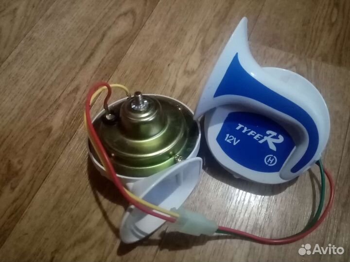 Клаксон автомобильный