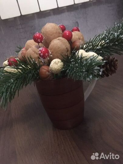 Букет из орехов к Новому Году