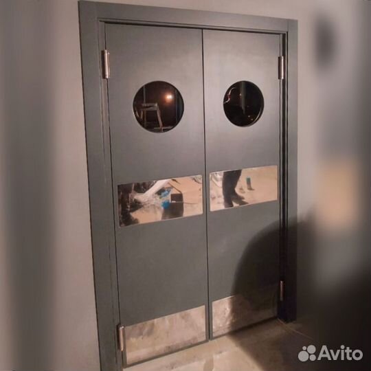 Дверь маятниковая для столовой