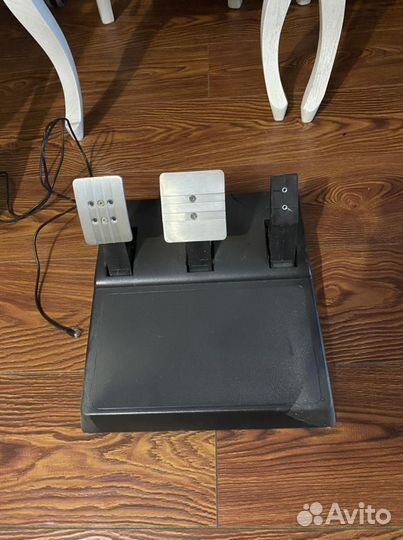Руль thrustmaster t300