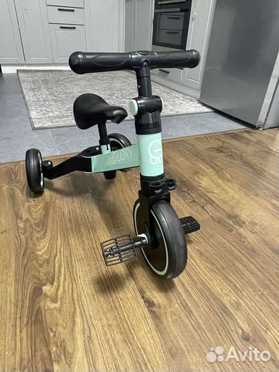 Трехколесный велосипед