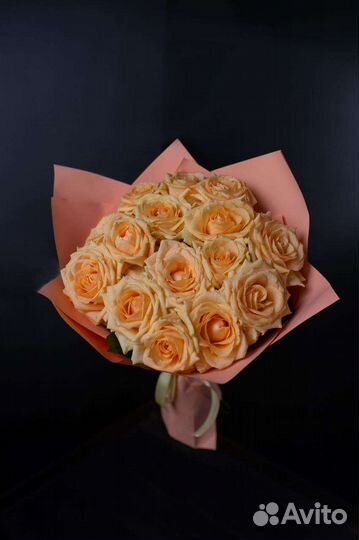 Букет персиковых роз
