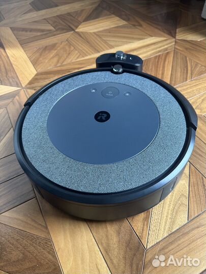 Робот пылесос iRobot Romba i3