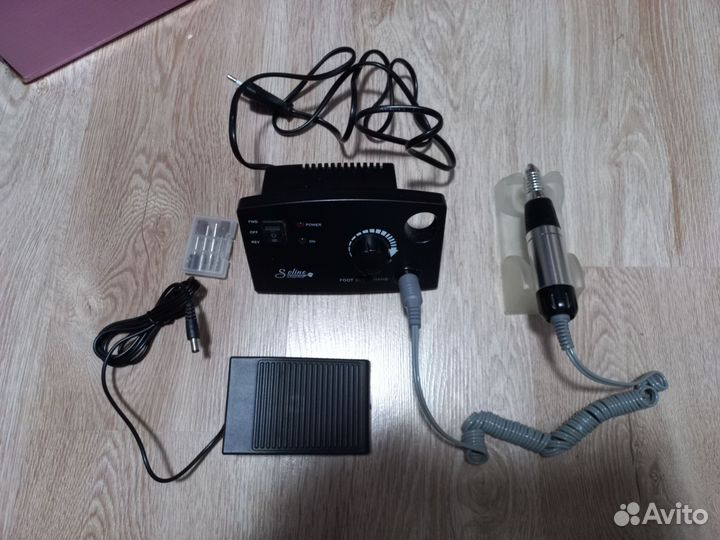 Аппарат для маникюра и педикюра