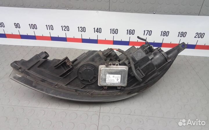 Фара правая Kia Sportage 3 2012 921023U131