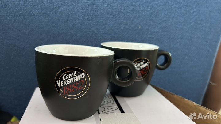 Чайные чашки с блюдцами