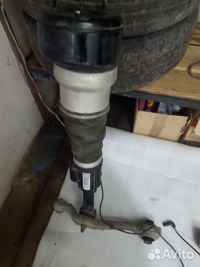 Амортизатор передний Mercedes Benz W221