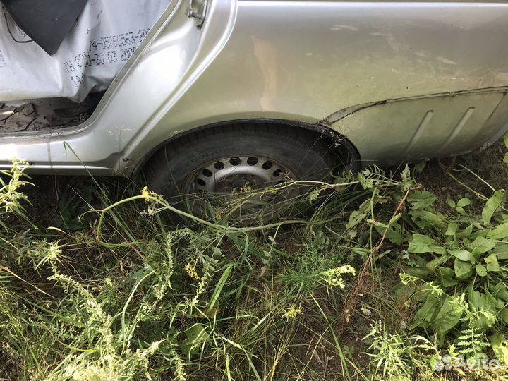 Приора седан заднее крыло четверть Крыша