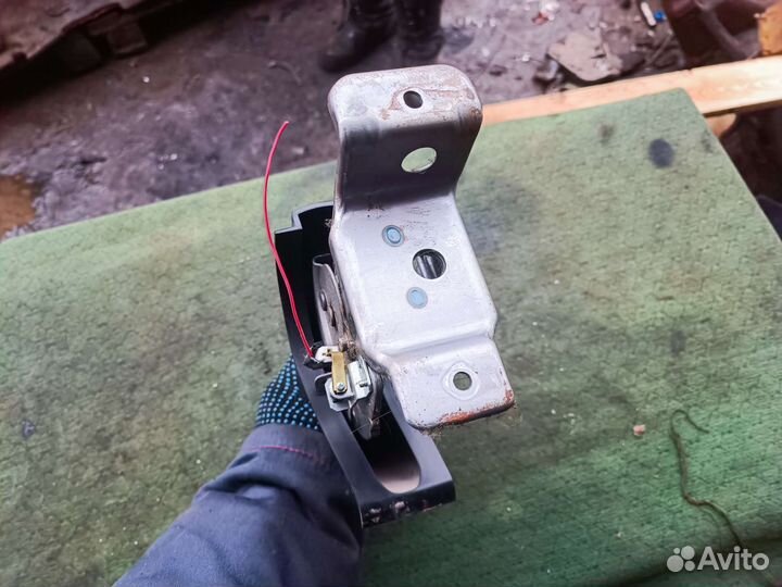 Ручник Сузуки Гранд витара 2008 г