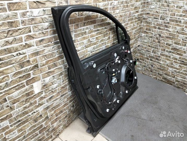 Дверь передняя левая Porsche Macan