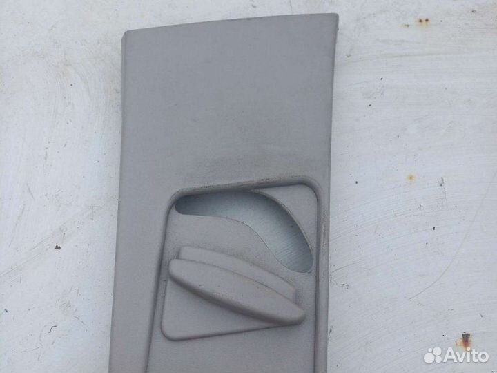 Обшивка центральной стойки правая Ford Focus 2