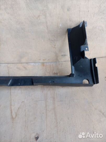 Дефлектор радиатора Renault Logan