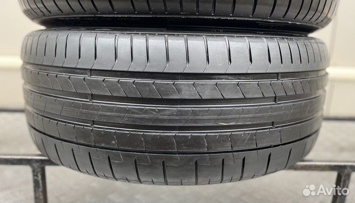Pirelli P Zero PZ4 245/35 R21