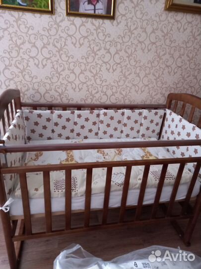 Продам детскую кроватку