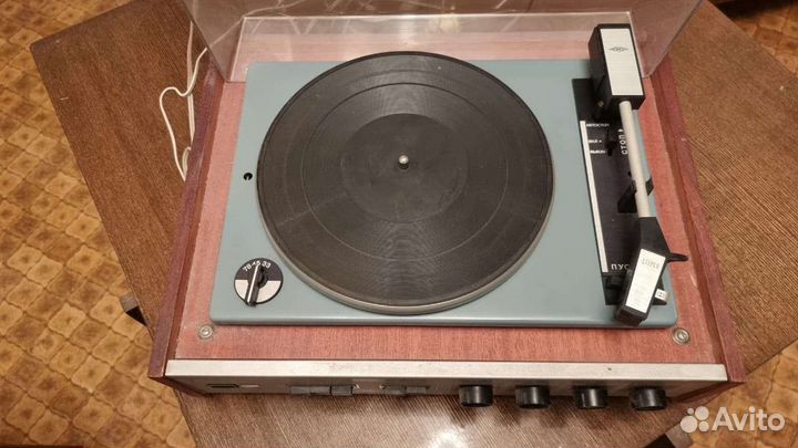 Проигрыватель винила Аккорд 201 стерео
