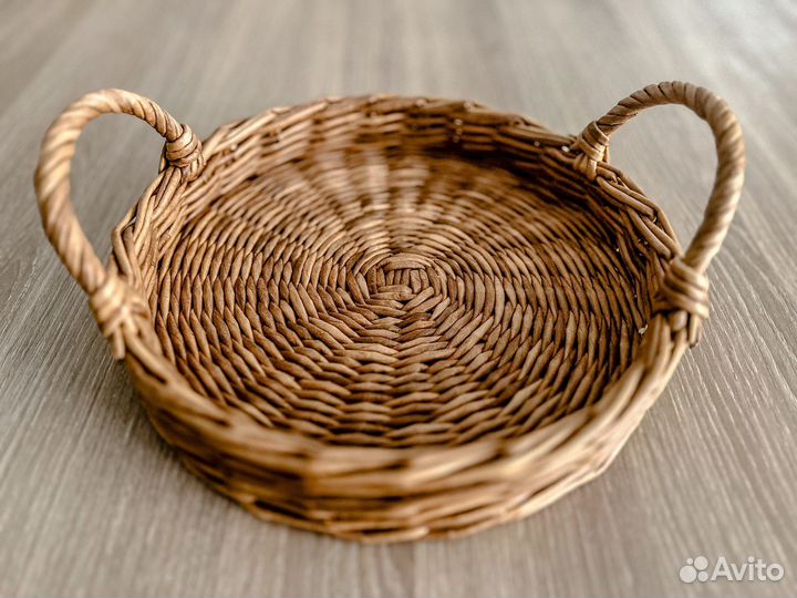 Поднос плетеный