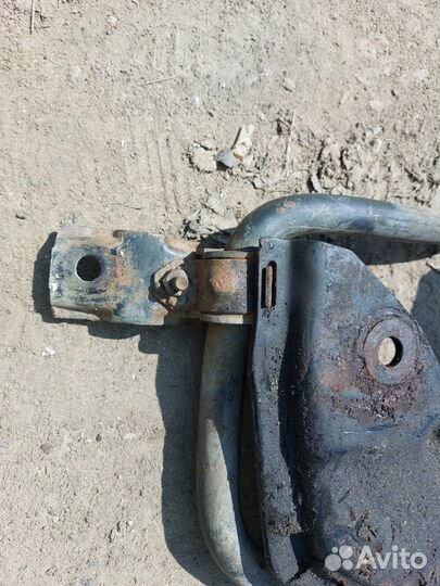 Подрамник передний балка Volkswagen Passat B3