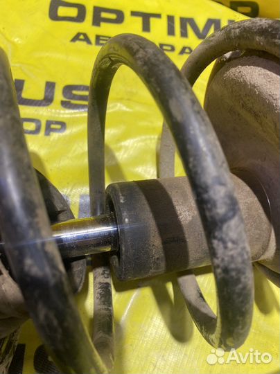 Предняя правая стойка Peugeot 206