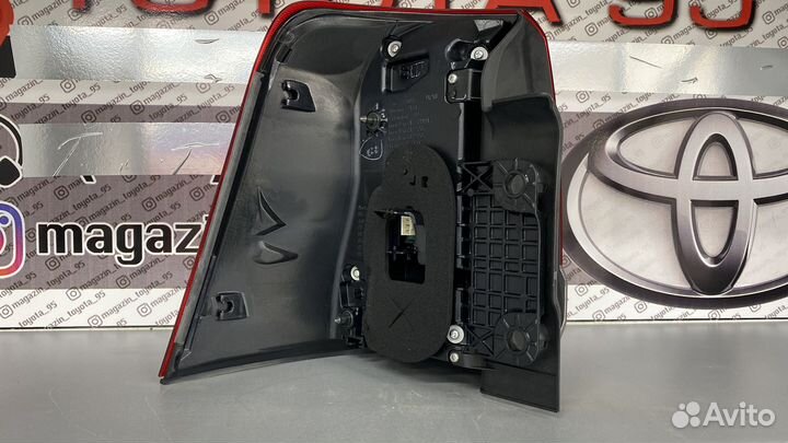 Фонарь задний правый toyota LC 200