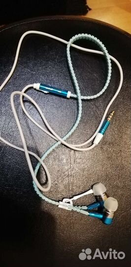 Наушники новые