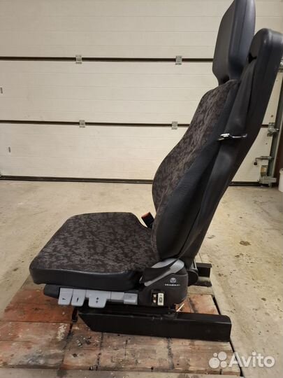 Сиденье водительское пневмо grammer