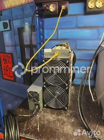 Майнер Antminer Z15 420ksol