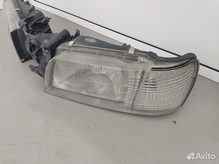 Оригинальные передние фары Ниссан Цедрик / Глория