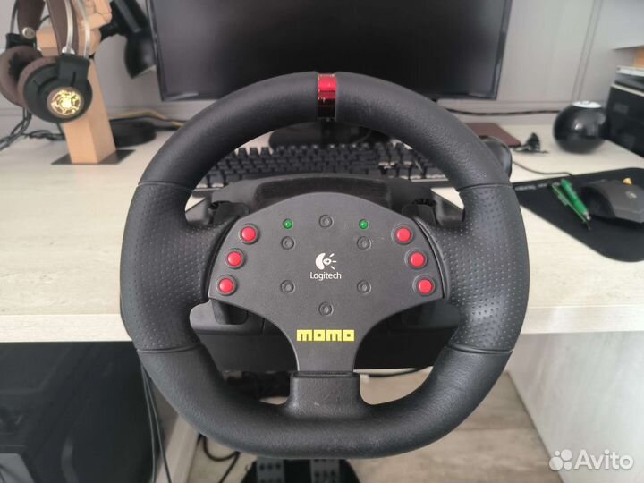 Игровой руль logitech momo racing