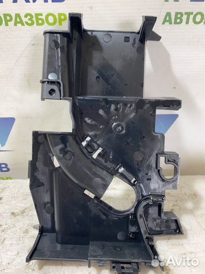 Крышка блока предохранителей Audi Q7 легковой