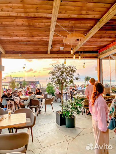 Хостес в ресторан