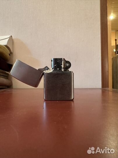 Зажигалка бензиновая zippo