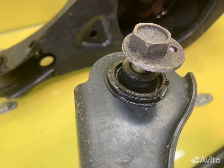 Рычаг задний левый nissan Teana J31