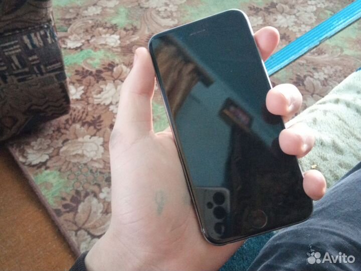 iPhone 6S, 64 ГБ