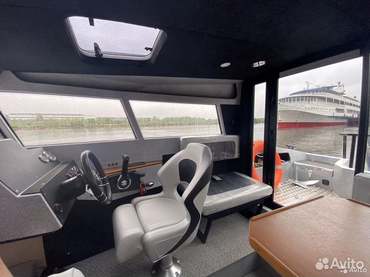 Катер voyager 67 cabin