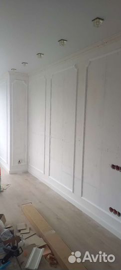 Монтаж плинтуса, молдинга, карнизов