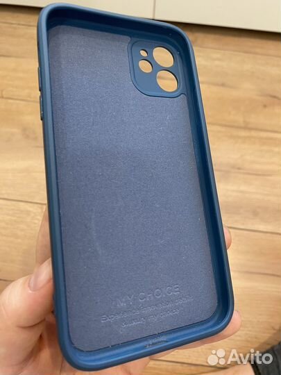 Чехол на iPhone 11 синий